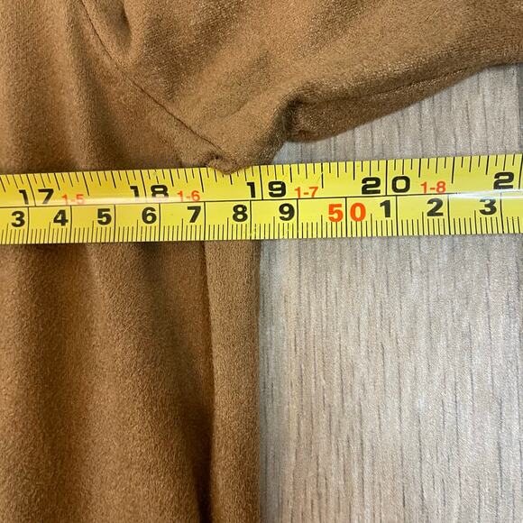 Chico’s 1 (M) Tan Faux Suede Button Down Shirt Blouse Stretch Soft Long Sleeve - Picture 4 of 7